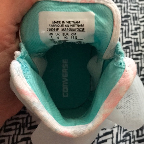 Infant Converse size 4 - Picture 3 of 4